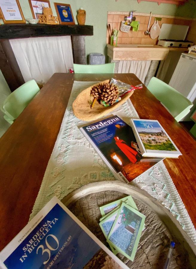Bottidda Domos Antigas Bed & Breakfast エクステリア 写真