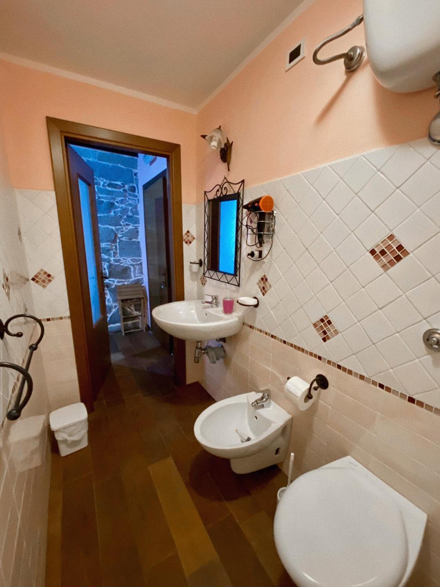 Bottidda Domos Antigas Bed & Breakfast エクステリア 写真